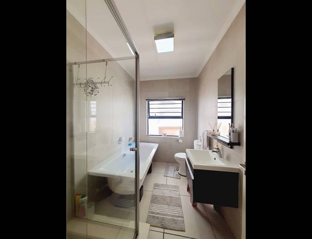 3 BEDROOM APARTMENT RENTED IN FOURWAYS